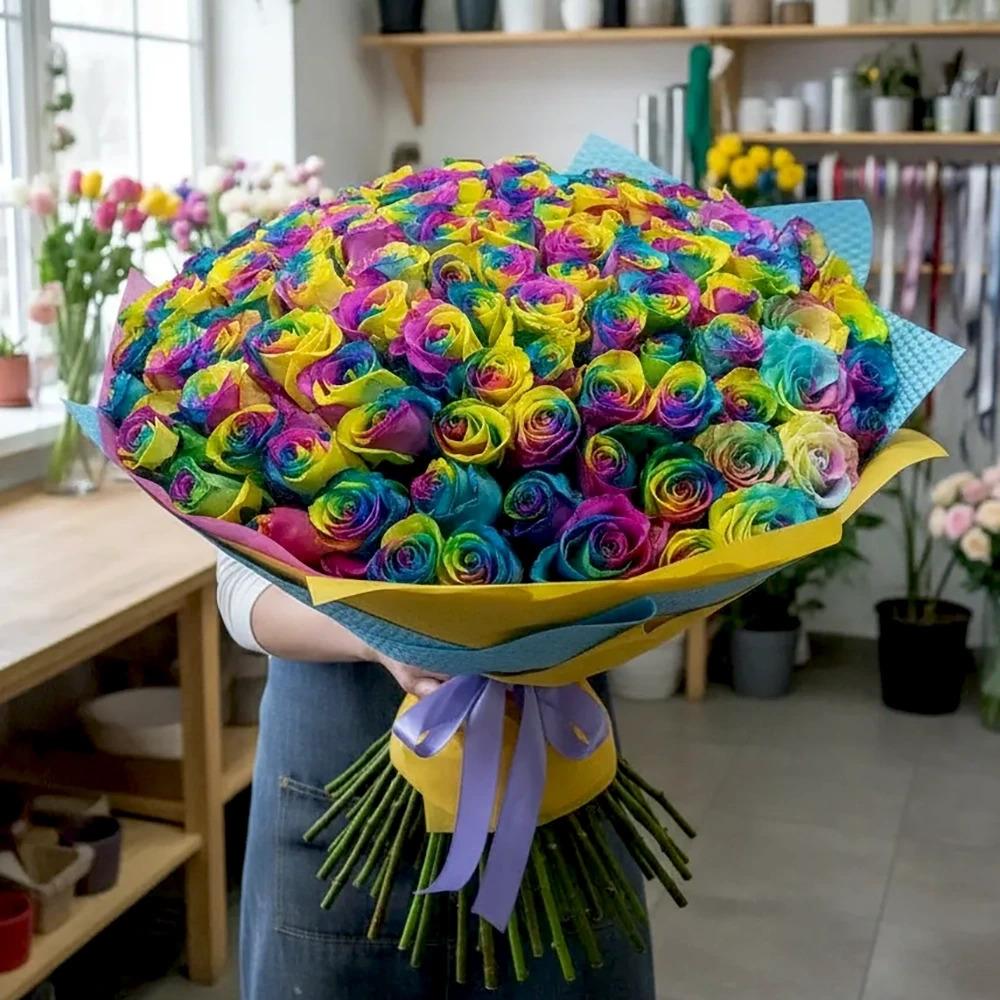 دسته گل رز رنگینکمانی